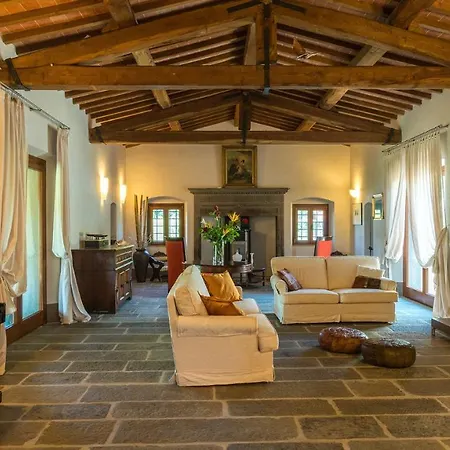 Casale La Splendida 10, Emma Bucine