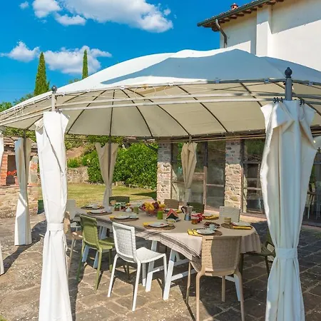 Villa Casale La Splendida 10, Emma Bucine